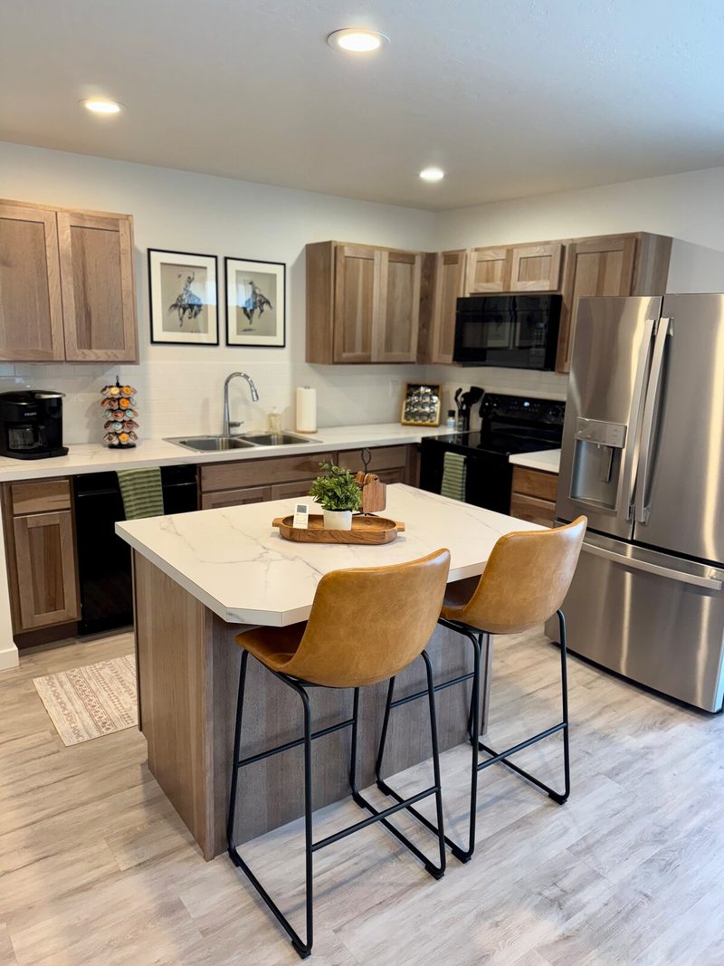 The Western Jewel — 2 Bed · 1 Bath · Sleeps 4